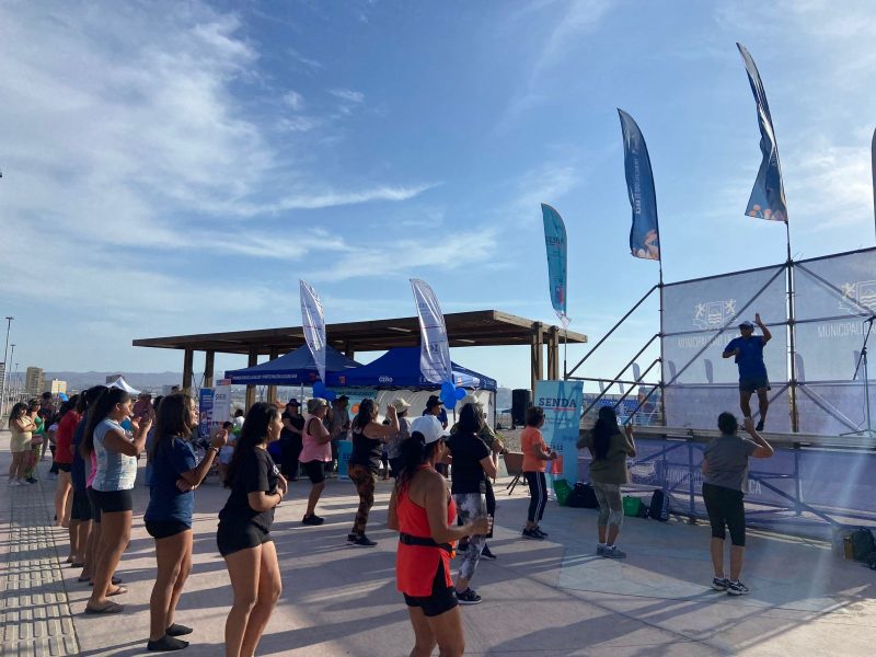 El deporte y la música protagonizaron el lanzamiento regional de la Campaña de Verano de SENDA en Arica