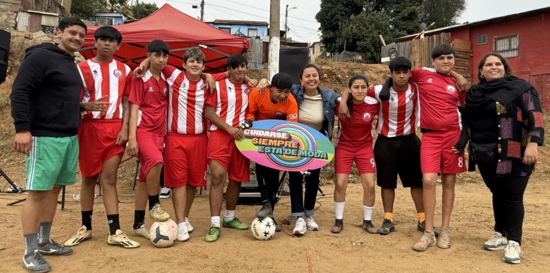 SENDA Valparaíso cierra campaña de verano con encuentro social y deportivo en Cerro Placeres